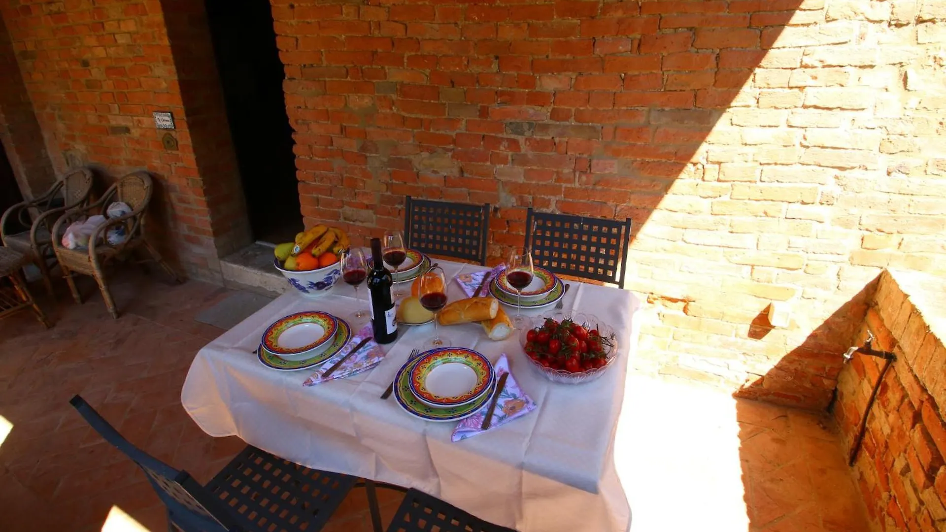 Attractive Farmhouse In Montalcino With Terrace 0*, San Giovanni d'Asso