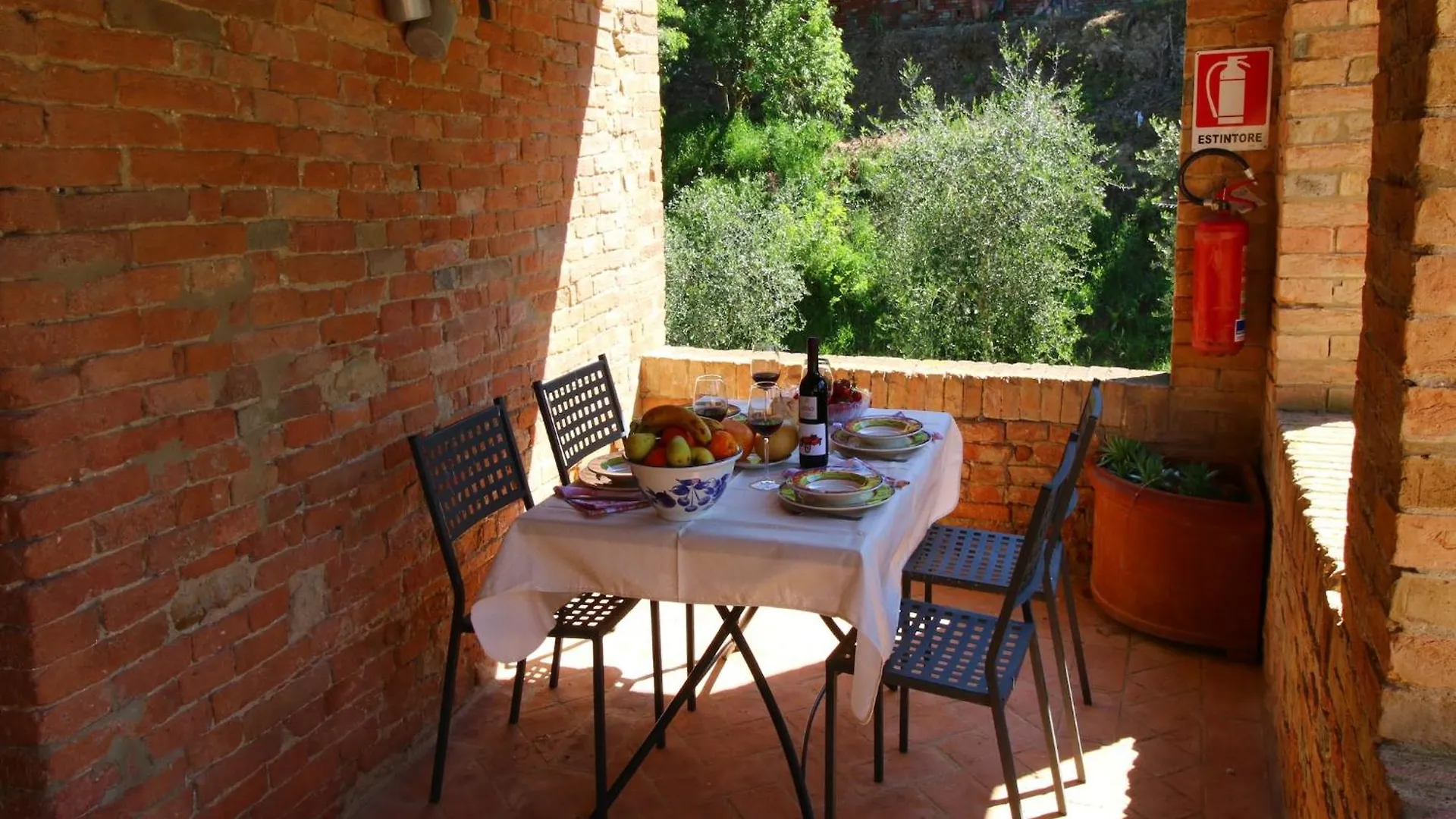 Attractive Farmhouse In Montalcino With Terrace 0*, San Giovanni d'Asso