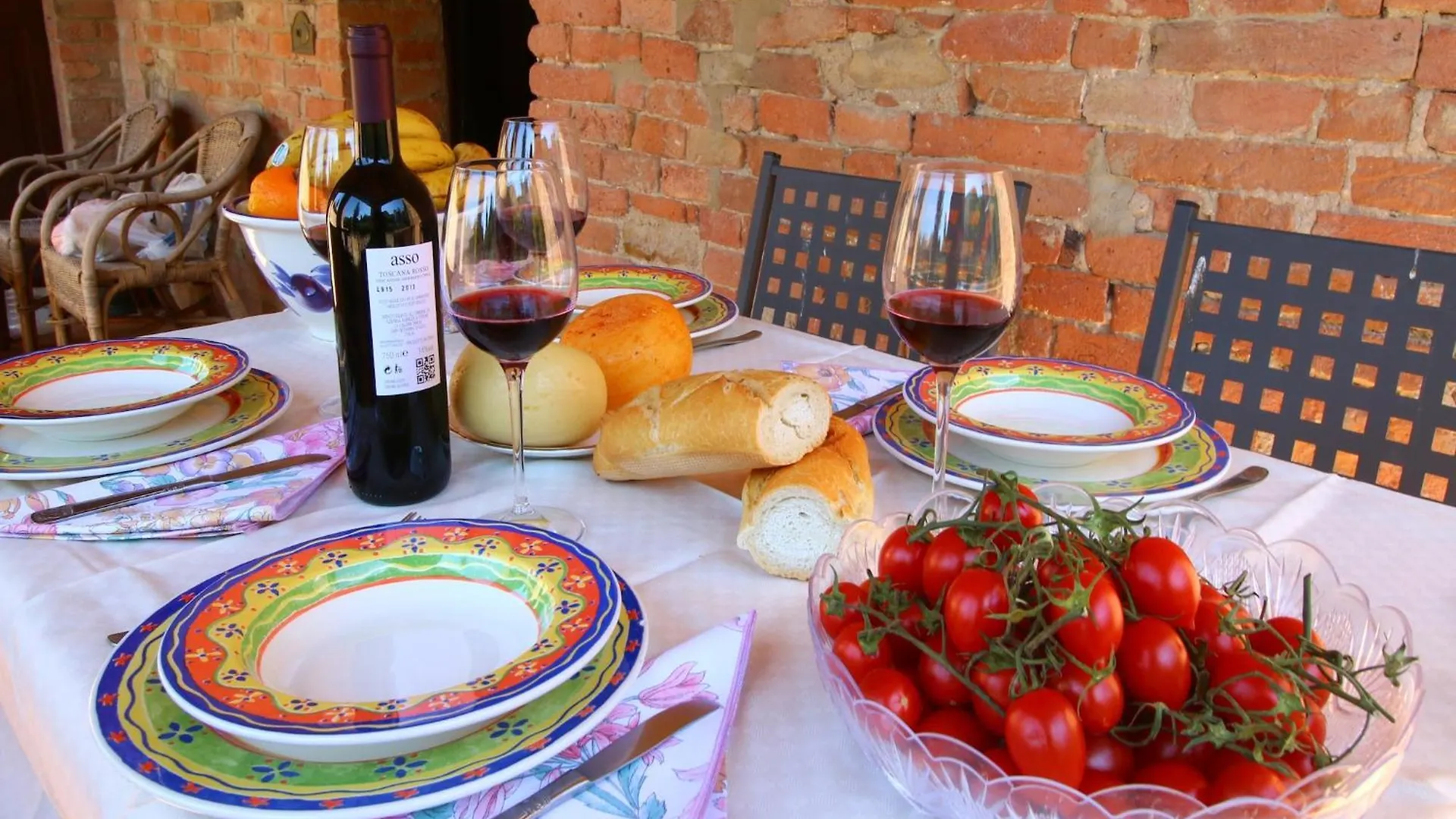 Attractive Farmhouse In Montalcino With Terrace San Giovanni d'Asso
