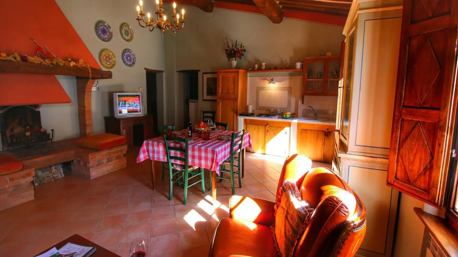 Attractive Farmhouse In Montalcino With Terrace 0*, San Giovanni d'Asso