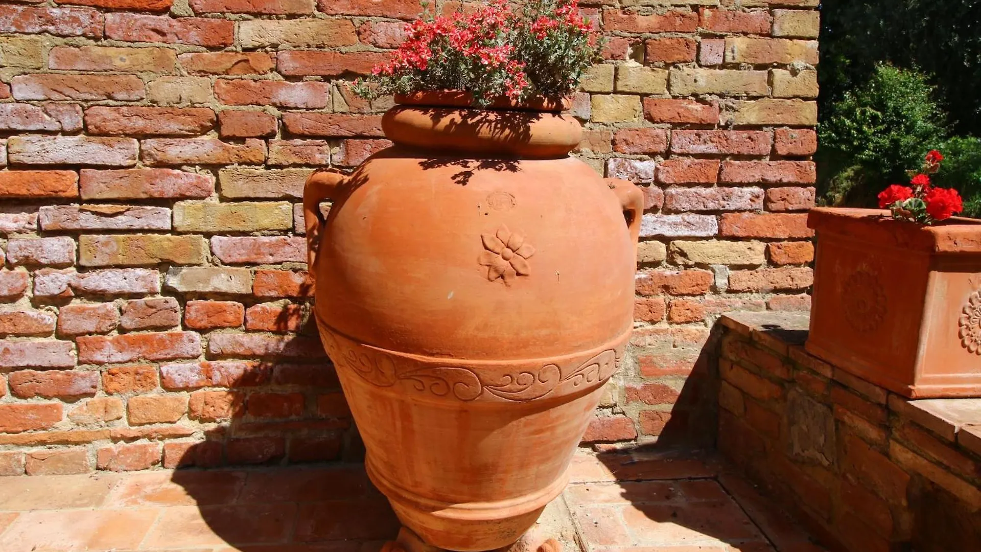 Attractive Farmhouse In Montalcino With Terrace 0*, San Giovanni d'Asso