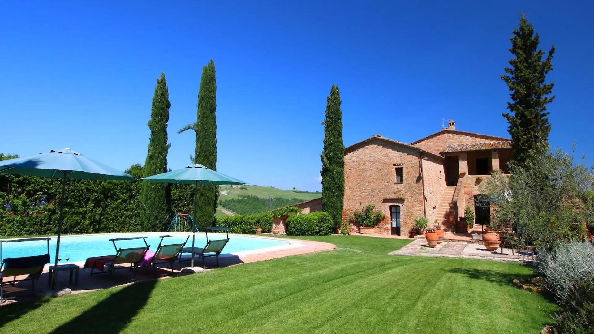 Dom wakacyjny Attractive Farmhouse In Montalcino With Terrace San Giovanni dʼAsso